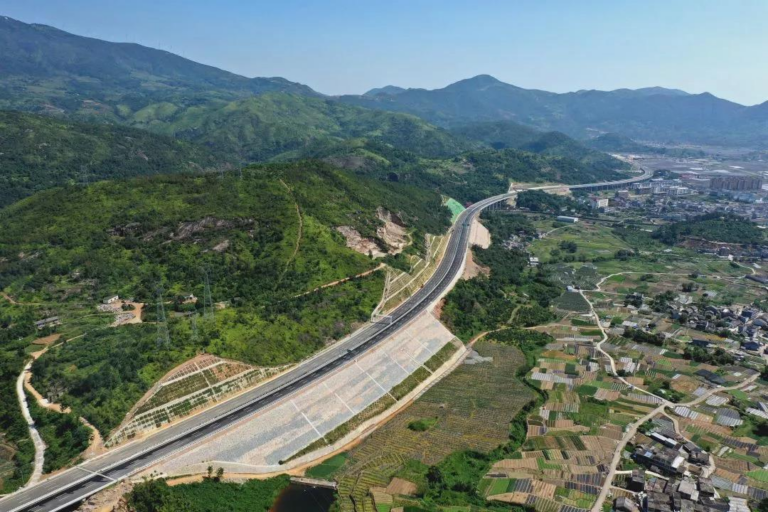 蒼高速公路（龍麗溫至甬臺溫復線聯(lián)絡線）